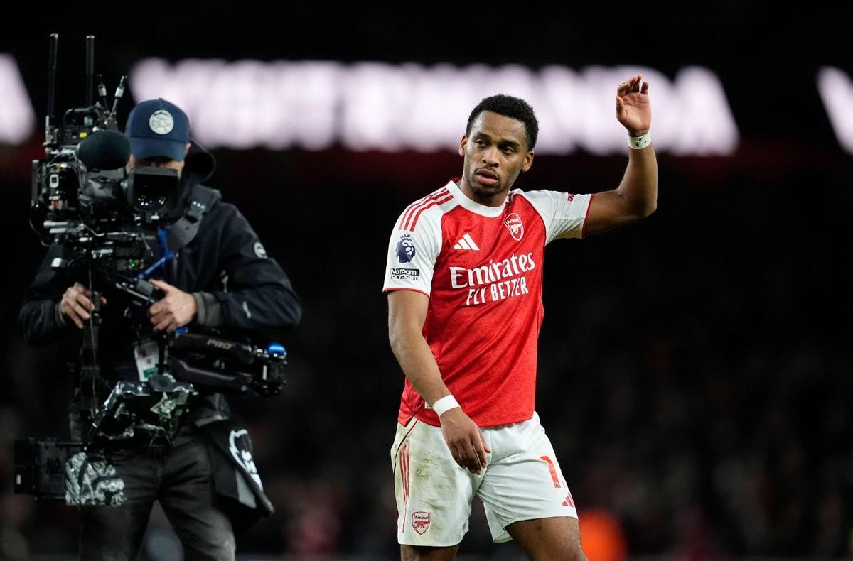 爱游戏娱乐-3球5助，廷贝尔是本赛季英超参与进球最多的后卫