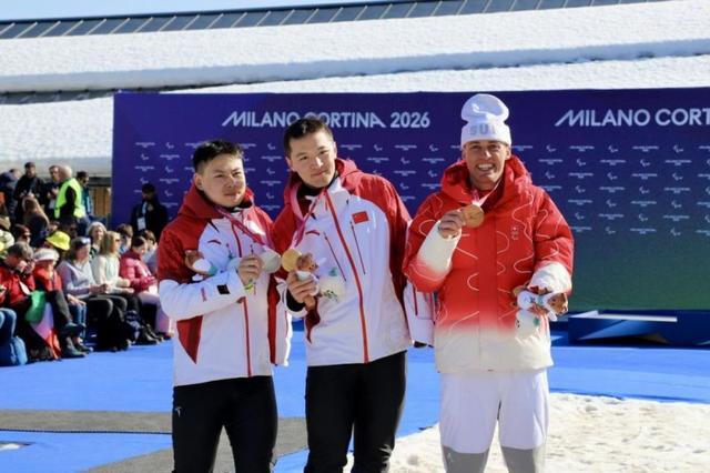 爱游戏平台体验-不抛弃，不放弃，中国运动员风采闪耀科尔蒂纳残奥单板滑雪公园！｜米兰冬残奥会特别报道